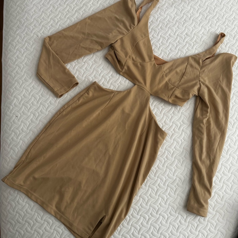Long Sleeve Cutout Midi Dress in Tan NWT